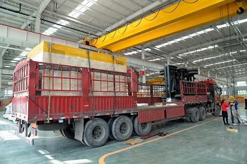 500kw移動拖車柴油發電機組